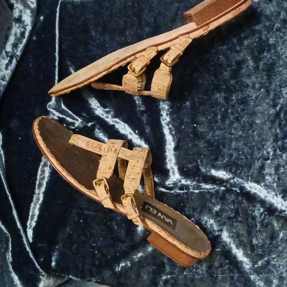 Van Eli women's natural cork and gold leather thongs, 9N but fit like 9M - Picture 6 of 7